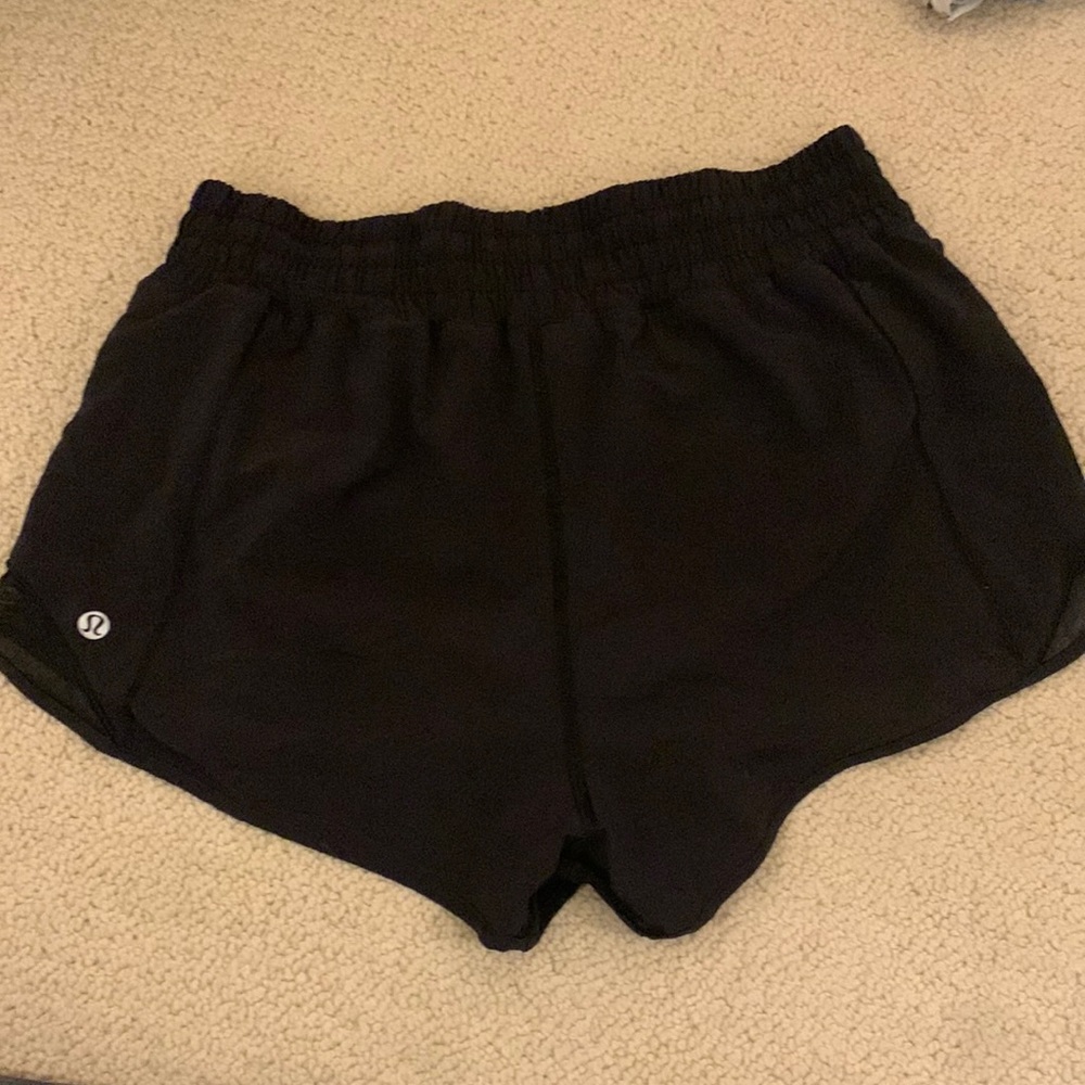 LULULEMON HIGH RISE HOTTIE HOT SHORTS!!!